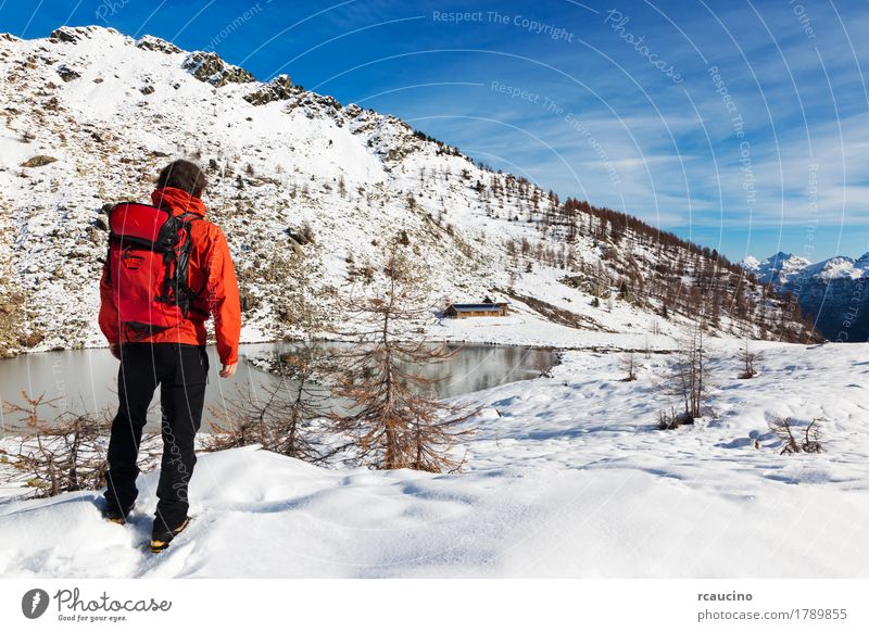 Wanderer Winter Mountain Lake Erholung Ferien & Urlaub & Reisen Tourismus Abenteuer Expedition Schnee Berge u. Gebirge Sport Mensch Junge Mann Erwachsene Natur
