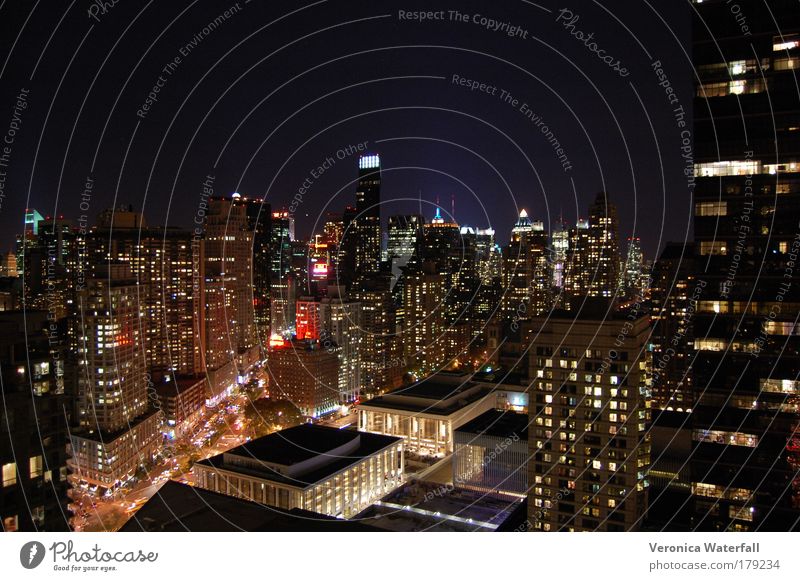 New York, New York, New York Farbfoto Außenaufnahme Strukturen & Formen Menschenleer Textfreiraum oben Nacht Vogelperspektive Totale New York City Hauptstadt