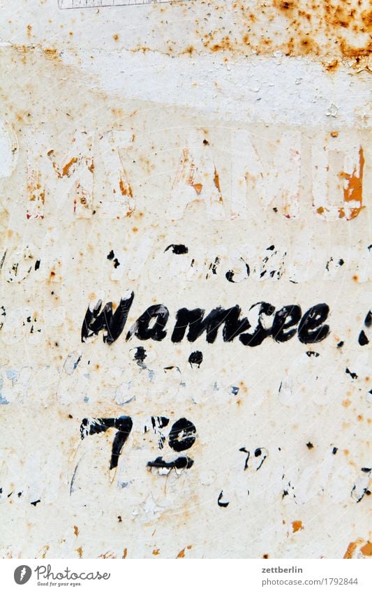 Wannsee (slight return) wegfahren Abfahrt verfallen abblättern alt Etikett Beschriftung Buchstaben Fahrplan Hinweisschild Warnhinweis Information Kommunizieren