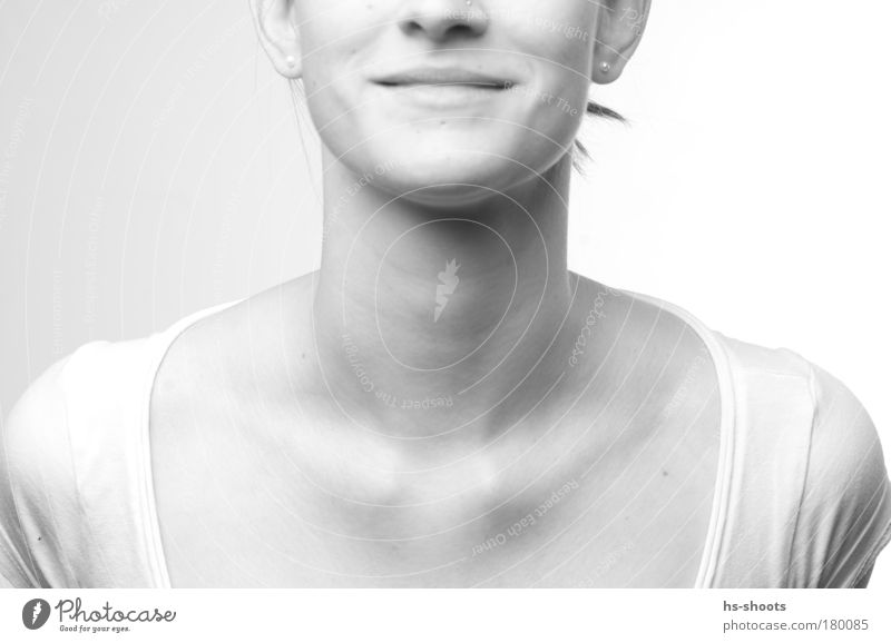 Marie Schwarzweißfoto Blitzlichtaufnahme High Key Starke Tiefenschärfe Blick in die Kamera Mensch feminin Frau Erwachsene Gesicht Ohr Nase Mund 1 18-30 Jahre