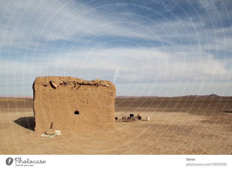 Nomadie Ausflug Abenteuer Ferne Freiheit Wüste Sahara Haus Hügel Marokko Hütte Bauwerk Lehmhütte Mauer Wand Fassade Armut außergewöhnlich dreckig Unendlichkeit