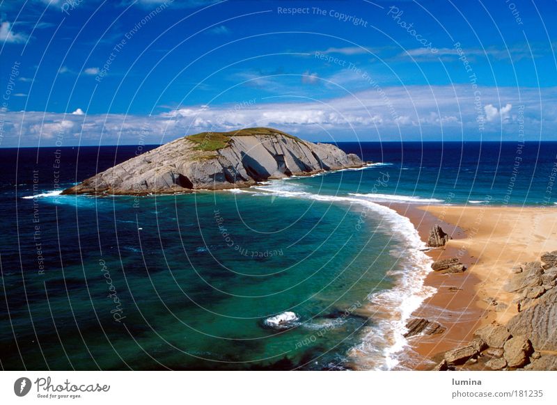 Insel im Norden Spaniens Farbfoto Außenaufnahme Textfreiraum links Textfreiraum oben Textfreiraum unten Tag Sonnenlicht Weitwinkel harmonisch Erholung