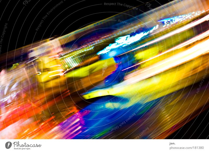 Kunterbunt Farbfoto mehrfarbig Nacht Kontrast Lichterscheinung Unschärfe Bewegungsunschärfe Nachtleben Entertainment Veranstaltung Karneval Jahrmarkt Kunst Show