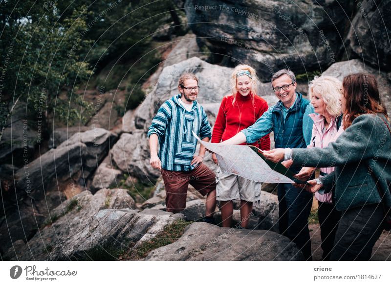 Gruppe von Personen im gemischten Alter nach Reiseleitung Lifestyle Freude Freizeit & Hobby Tourismus Berge u. Gebirge wandern Mutter Erwachsene Vater