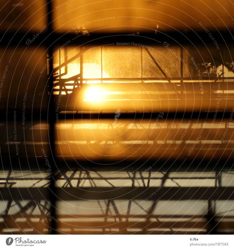 Glas-Stahl-Sonnenlicht Farbfoto Außenaufnahme Innenaufnahme Abend Dämmerung Licht Schatten Kontrast Silhouette Reflexion & Spiegelung Sonnenstrahlen