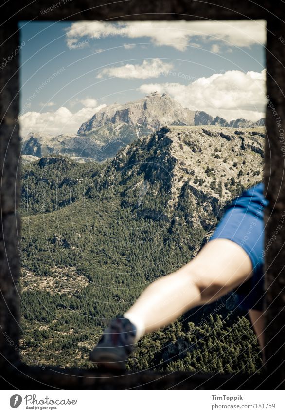 Die dicken Kinder von Mallorca Gedeckte Farben Panorama (Aussicht) Beine Fuß Himmel Wolken Hügel Felsen Berge u. Gebirge Gipfel wandern Ferien & Urlaub & Reisen