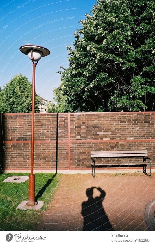 Schattenself mit Bank Selbstportrait Laterne Mauer Erholung Pause Fotografieren Park Zeche 'Zollverein' ruhig Silhouette Sitzgelegenheit Parkbank