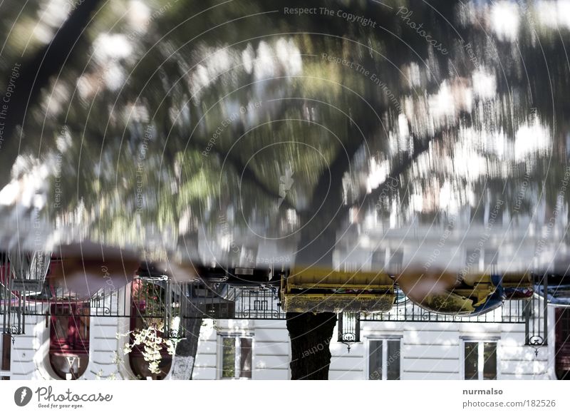 mal schnell digital I Farbfoto abstrakt Strukturen & Formen Menschenleer Unschärfe Lifestyle Haus Müllbehälter Leben Kunst Gemälde Umwelt Baum Blatt Park