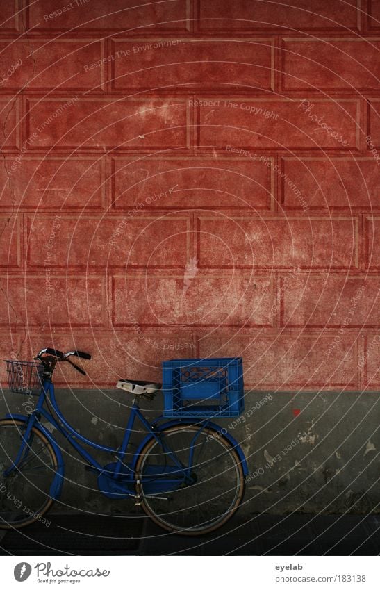 Ladri di biciclette Farbfoto Gedeckte Farben Außenaufnahme Detailaufnahme Menschenleer Textfreiraum links Textfreiraum rechts Textfreiraum oben