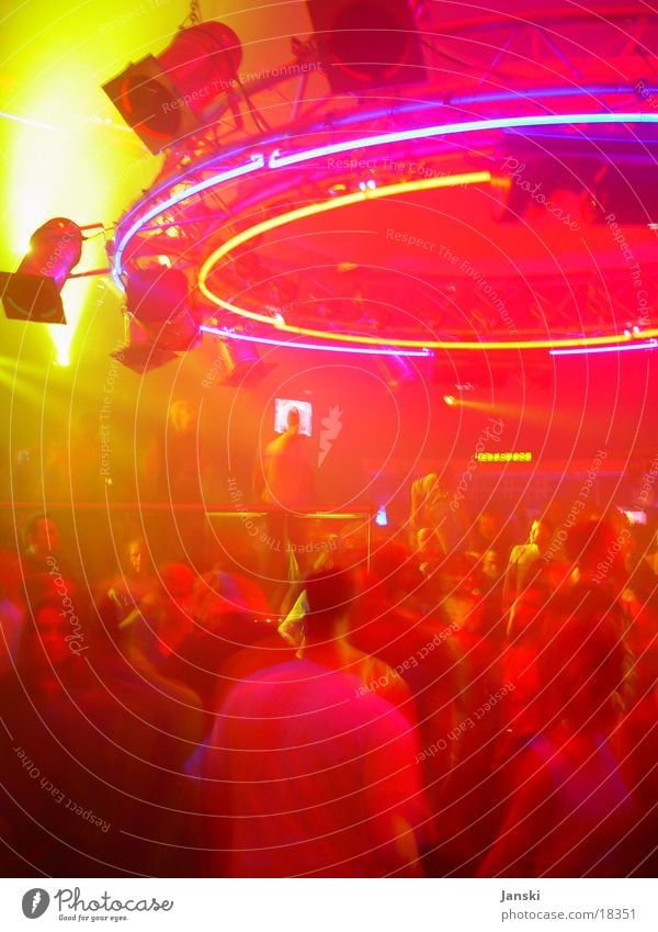 Clubbing Ufo Disco Party Mensch Licht grell gelb rot Wochenende UFO tanzen Feste & Feiern Technik & Technologie Bewegung Freude