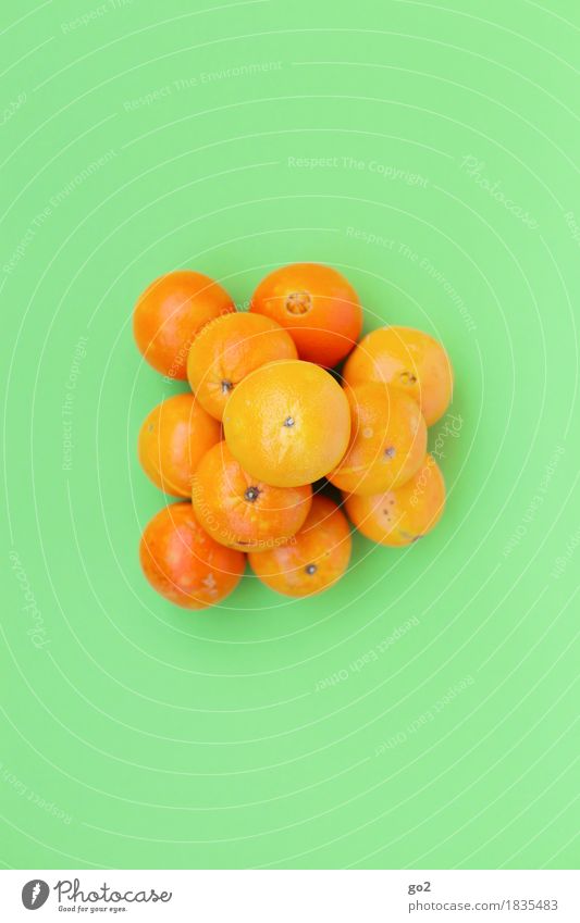Orangen Lebensmittel Frucht Ernährung Bioprodukte Vegetarische Ernährung Gesundheit Gesunde Ernährung Fröhlichkeit frisch lecker grün Farbfoto Innenaufnahme