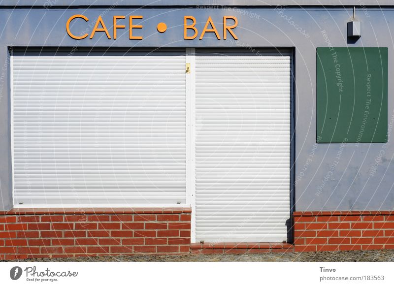 CAFE - BAR Farbfoto Außenaufnahme Menschenleer Textfreiraum Mitte Tag Licht Getränk Bar Cocktailbar Gesellschaft (Soziologie) Kommunizieren