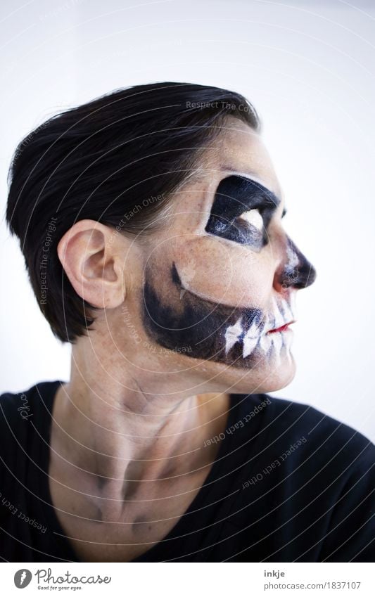 Zeit heilt alle Wunden ;-) Freizeit & Hobby Karneval Halloween Frau Erwachsene Leben Gesicht 1 Mensch Schädel Theaterschminke Maske gruselig geschminkt