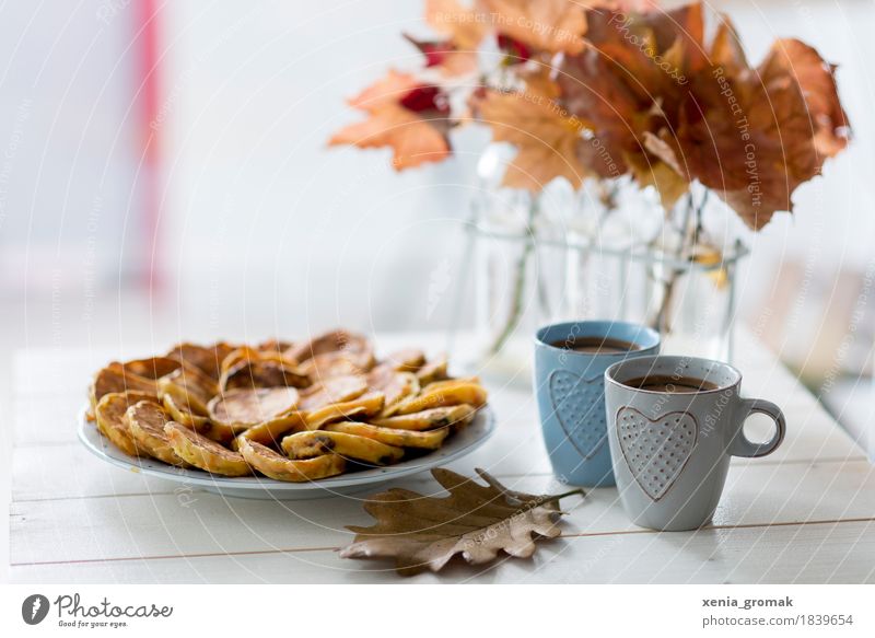 kleine Pause Lebensmittel Teigwaren Backwaren Süßwaren Ernährung Frühstück Kaffeetrinken Vegetarische Ernährung Fingerfood Getränk Heißgetränk Espresso Teller