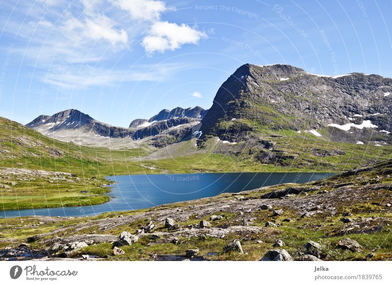 Blue Lake wandern Wandertag Wanderausflug Ferien & Urlaub & Reisen Tourismus Berge u. Gebirge Natur Landschaft Luft Wasser Himmel Sommer Trollstigen Gipfel See