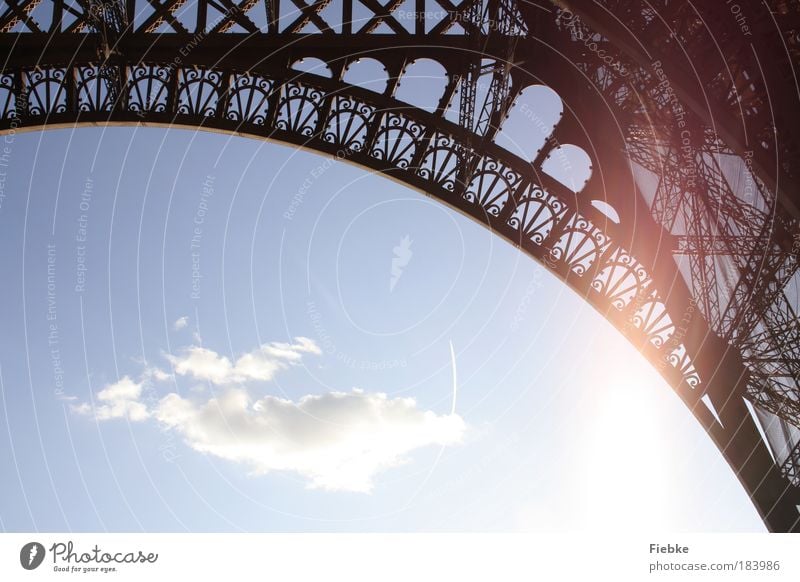 Paris Farbfoto Außenaufnahme Detailaufnahme Textfreiraum unten Tag Licht Kontrast Silhouette Reflexion & Spiegelung Sonnenlicht Gegenlicht Hauptstadt Turm