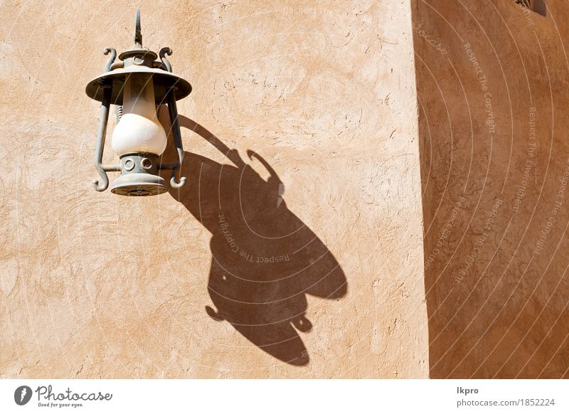 In Oman die Straßenlampe in einer alten Mauer Stil Design Ferien & Urlaub & Reisen Dekoration & Verzierung Lampe Kultur Kleinstadt Stadt Gebäude Architektur