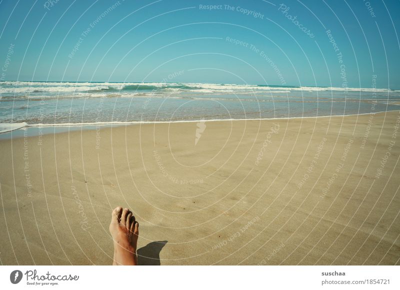 allein Meer Strand Sonne Sommer Ferien & Urlaub & Reisen baden Einsamkeit einzeln Wasser Himmel Sand Fuß Mensch