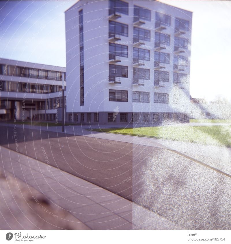 hausbau Dessau Deutschland Fischerdorf Kleinstadt Bauwerk Gebäude Architektur Stimmung träumen Farbfoto Außenaufnahme Experiment Lomografie Menschenleer Tag