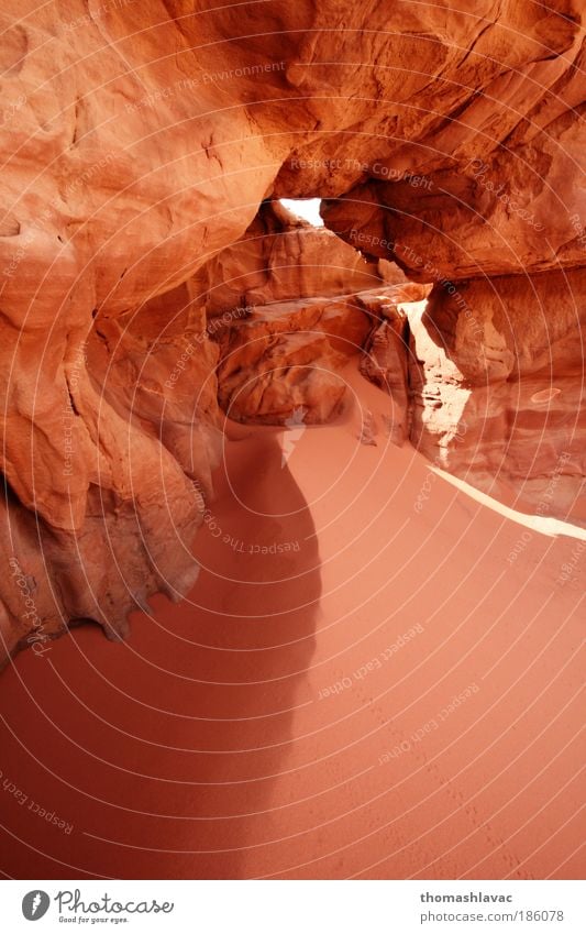 Wüste Wadi Rum Umwelt Natur Landschaft Sand Felsen Ferien & Urlaub & Reisen rot Farbfoto Außenaufnahme Detailaufnahme Menschenleer Tag Sonnenlicht