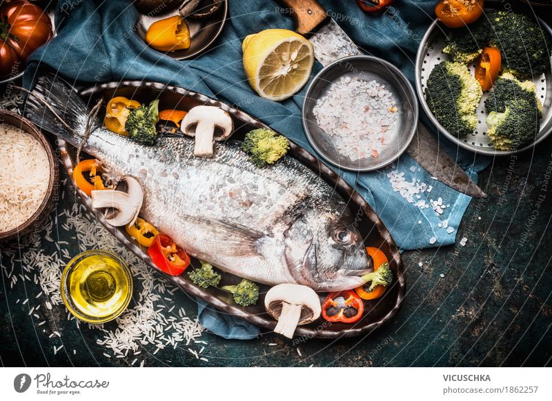 Fischgerichte Kochen Zubereitung mit Dorado Lebensmittel Gemüse Kräuter & Gewürze Öl Ernährung Mittagessen Abendessen Festessen Bioprodukte