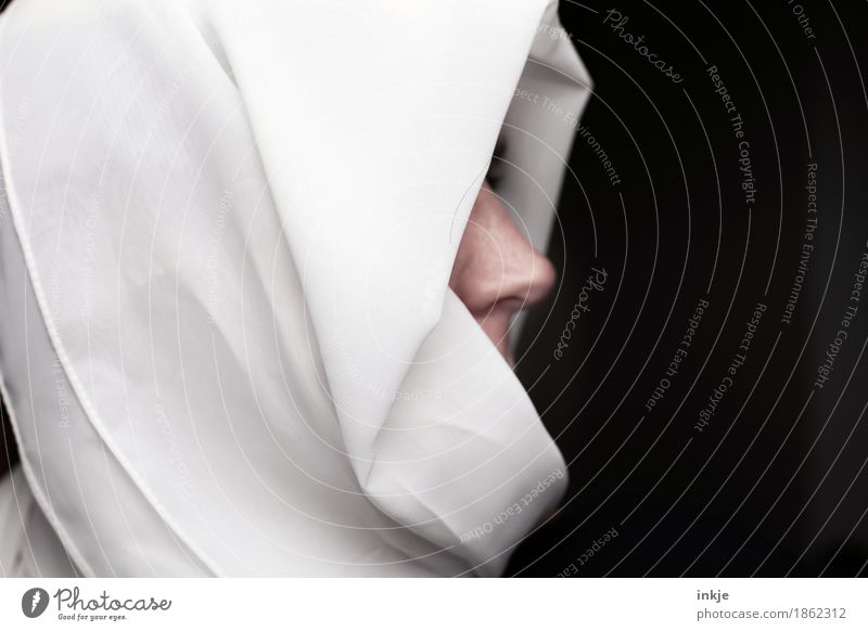 Gelübde der Weißheit Lifestyle Stil Nonne Frau Erwachsene Leben Gesicht Nase 1 Mensch Schal Kopftuch Schleier schwarz weiß Glaube demütig Identität