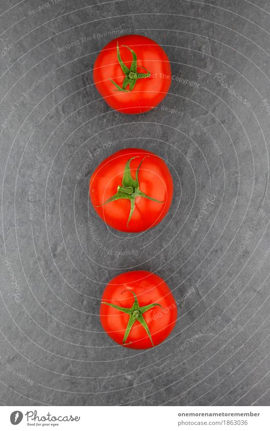 3 Tomaten Kunst Kunstwerk ästhetisch Tomatensalat Tomatensaft Tomatensuppe Schiefer Küche Foodfotografie rot grün Kreativität gestalten Farbfoto mehrfarbig