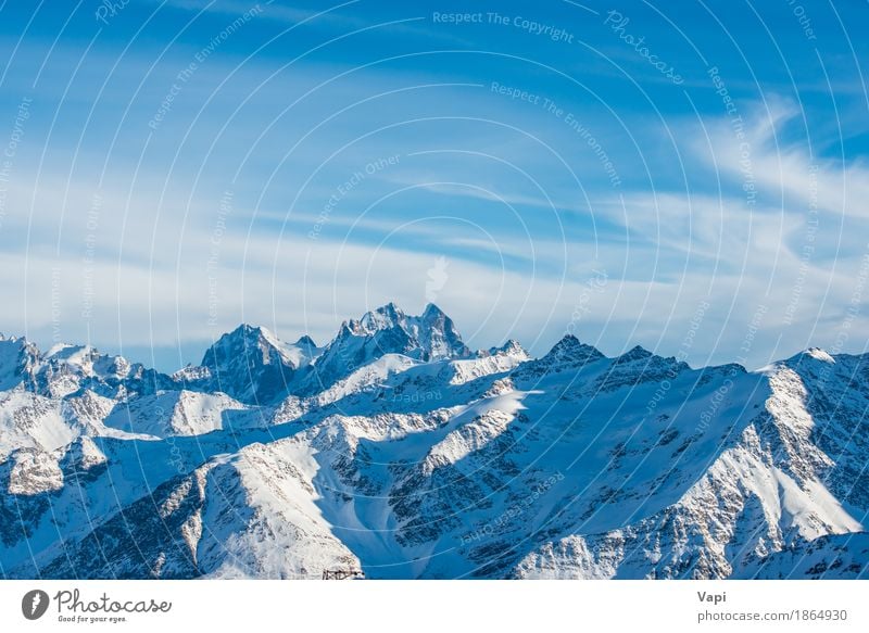Blaue Berge Snowy mit Spitzen in den Wolken Ferien & Urlaub & Reisen Tourismus Abenteuer Winter Schnee Winterurlaub Berge u. Gebirge Klettern Bergsteigen Natur