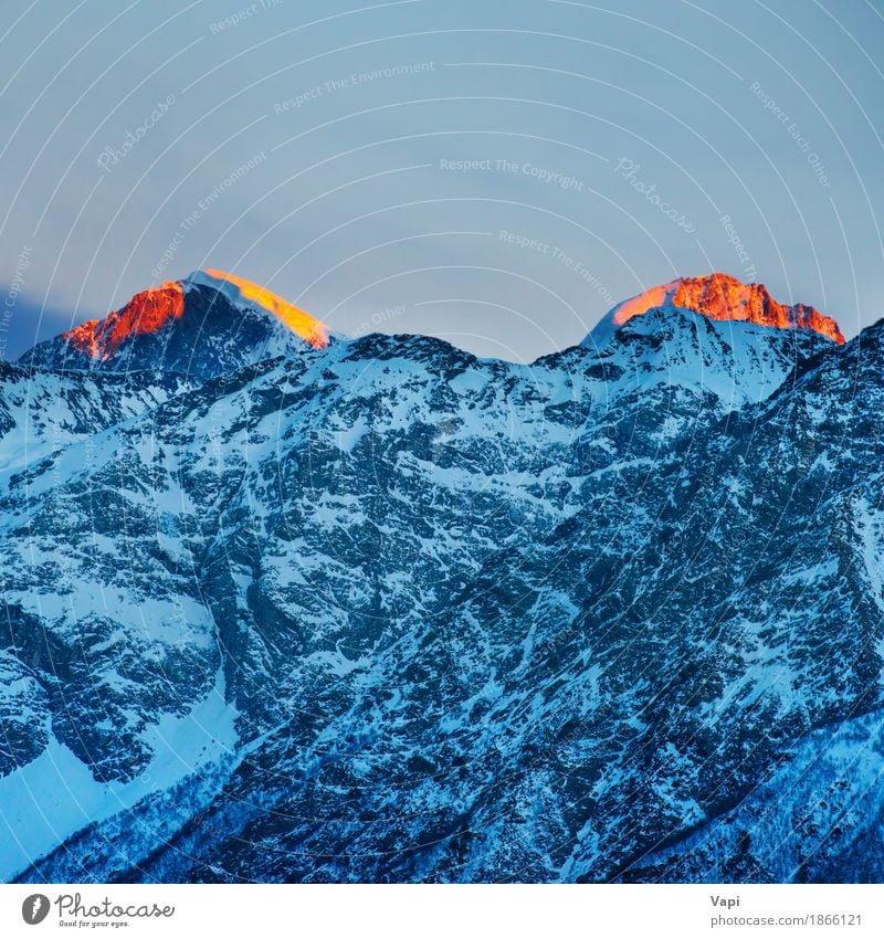 Roter Sonnenuntergang auf Bergspitzen Ferien & Urlaub & Reisen Tourismus Abenteuer Winter Schnee Winterurlaub Berge u. Gebirge Klettern Bergsteigen Umwelt Natur
