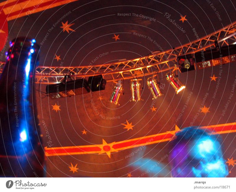 Zeltfunke Stern (Symbol) Party Musik Musikfestival mehrfarbig rot blau Scheinwerfer Zirkuszelt Fototechnik