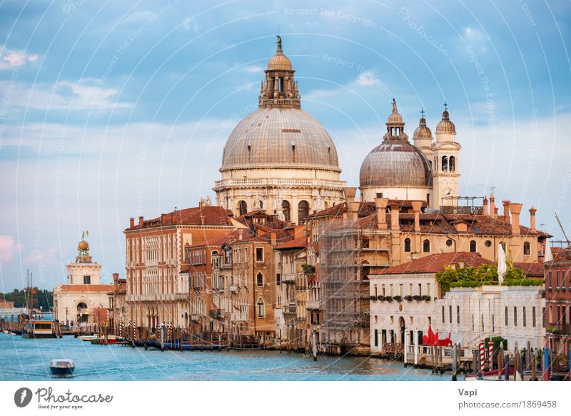 Grand Canal und Basilika Santa Maria in Venedig Ferien & Urlaub & Reisen Tourismus Sightseeing Städtereise Sommer Sommerurlaub Insel Wellen Haus Wasser Himmel
