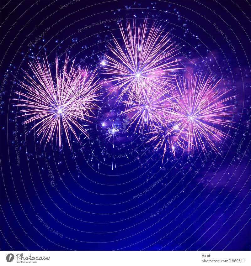 Blaues buntes Feuerwerk Freude Freiheit Nachtleben Entertainment Party Veranstaltung Feste & Feiern Weihnachten & Advent Silvester u. Neujahr Kunst Himmel