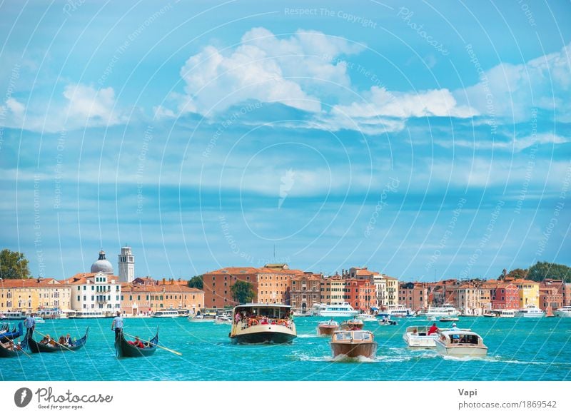 Canal Grande in Venedig Ferien & Urlaub & Reisen Tourismus Ausflug Städtereise Kreuzfahrt Sommer Sommerurlaub Insel Wellen Haus Menschengruppe Landschaft Wasser