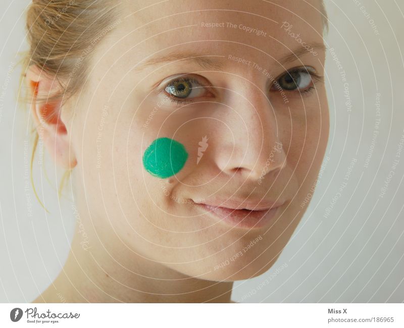 Der grüne Punkt Mensch feminin Junge Frau Jugendliche Kopf Haare & Frisuren Gesicht Auge 1 18-30 Jahre Erwachsene frech schön Idee innovativ nachhaltig Umwelt