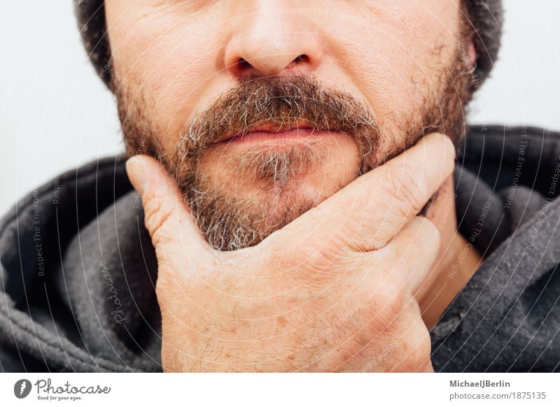 Mann mit Bart, nachdenkliche Pose, anonym beschnitten Mensch maskulin Erwachsene Hand 1 30-45 Jahre Idee überlegen Denken Körperhaltung Nahaufnahme Kinn