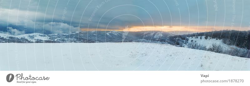 Winterlandschaftspanorama von Winterbergen Ferien & Urlaub & Reisen Tourismus Ausflug Abenteuer Schnee Winterurlaub Berge u. Gebirge Weihnachten & Advent Natur