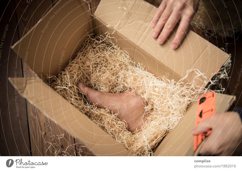 Neue Schuhe schön Körper Gesundheit Freizeit & Hobby Weihnachten & Advent Geburtstag Güterverkehr & Logistik Post Beine Fuß gehen gruselig Krimi Gewalt