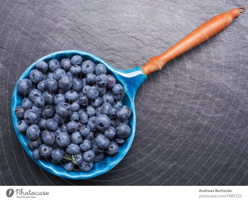 Heidelbeeren Frucht Ernährung Bioprodukte Vegetarische Ernährung Schalen & Schüsseln Sommer lecker süß blueberries fruit black food fresh healthy organic berry