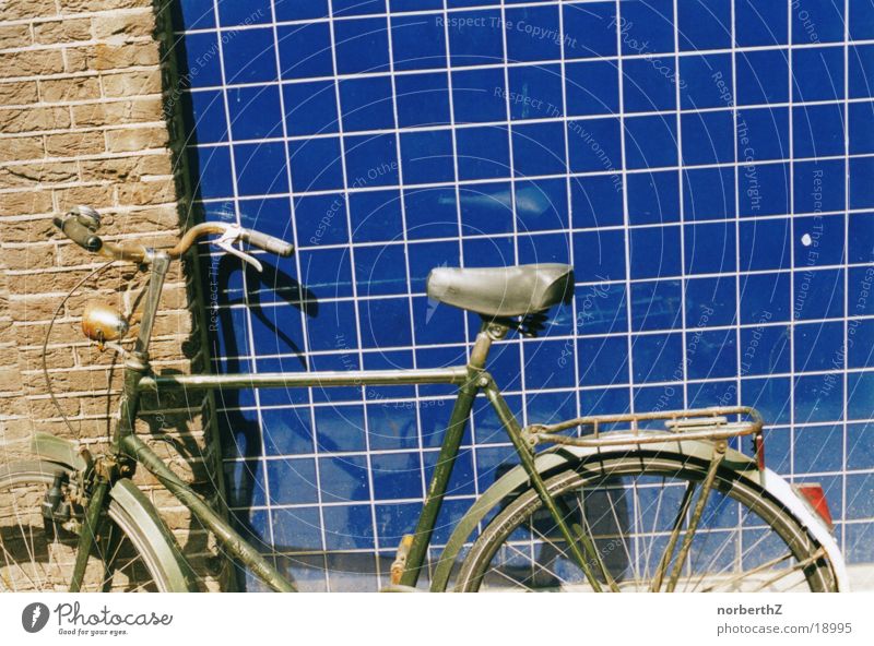 Fahrrad unbenutzt dreckig Freizeit & Hobby Fliesen u. Kacheln