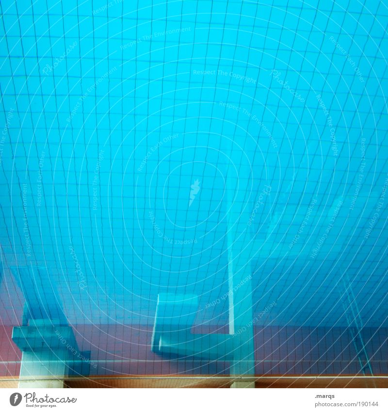 Deep Freude Freizeit & Hobby Sport Wassersport Sportstätten Sportveranstaltung Schwimmbad Erholung springen tauchen außergewöhnlich Flüssigkeit Sauberkeit blau