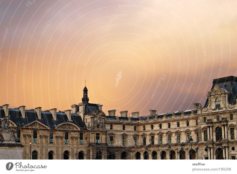 Kitschy Himmel Schönes Wetter Paris Frankreich Hauptstadt Altstadt Burg oder Schloss Museum Sehenswürdigkeit Louvre schön Klischee Farbfoto Außenaufnahme Abend