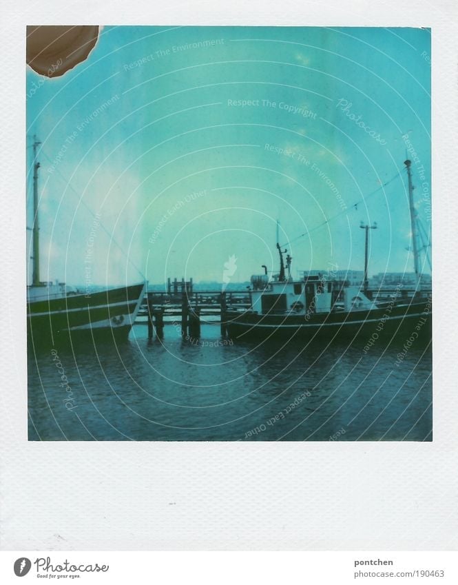 Polaroid zeigt Schiffe in einem Hafen Freizeit & Hobby Ferien & Urlaub & Reisen Tourismus Ausflug Ferne Freiheit Kreuzfahrt Segeln Arbeit & Erwerbstätigkeit