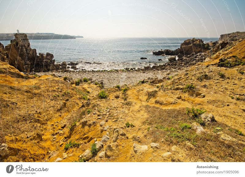 Küste Umwelt Natur Landschaft Pflanze Luft Wasser Himmel Horizont Sommer Wetter Schönes Wetter Felsen Wellen Meer Atlantik Peniche Portugal Stein Sand hell blau