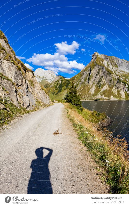 spullersea in austria Sommer wandern Mensch Mann Erwachsene 1 Natur Landschaft Himmel Wolken Alpen Berge u. Gebirge Gipfel gigantisch hoch retro grün spullersee