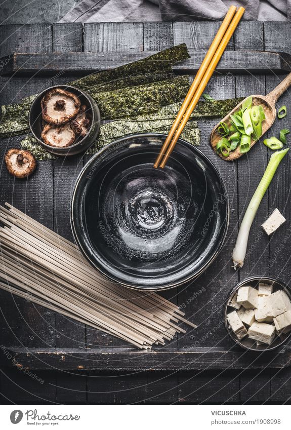 Zutaten für Miso Suppe Lebensmittel Meeresfrüchte Gemüse Ernährung Mittagessen Festessen Bioprodukte Vegetarische Ernährung Diät Asiatische Küche Geschirr Stil