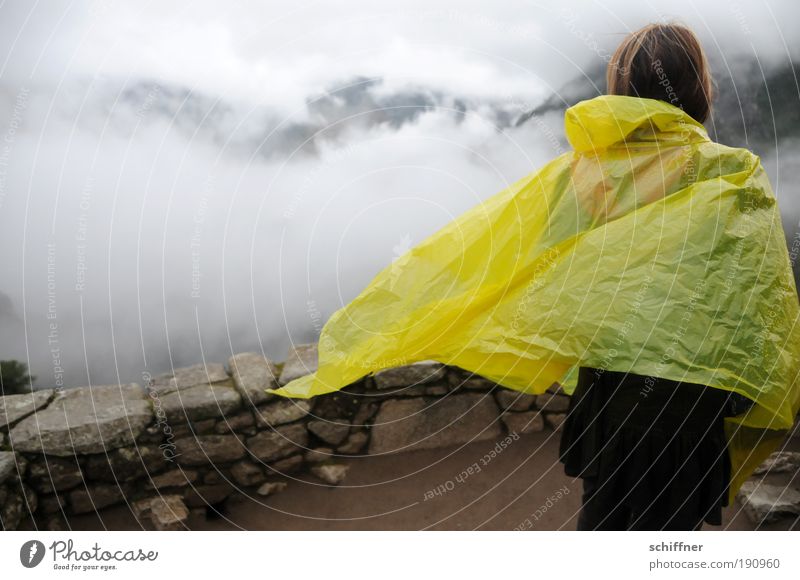 Noch mehr Regen am Machu Picchu 1 Mensch Wolken Klima Wetter schlechtes Wetter Wind Nebel Urwald Ferien & Urlaub & Reisen Blick träumen Traurigkeit Regenumhang