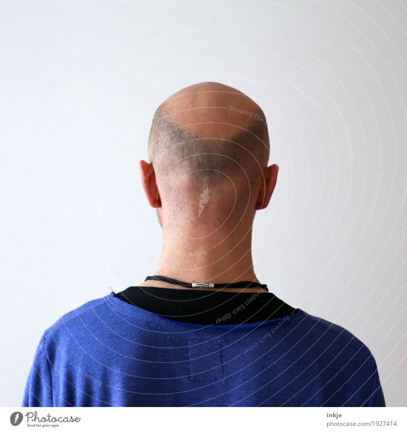man without hat Lifestyle Stil Mann Erwachsene Leben Kopf Rücken 1 Mensch 30-45 Jahre 45-60 Jahre Haare & Frisuren Glatze Haarausfall stehen Vergänglichkeit