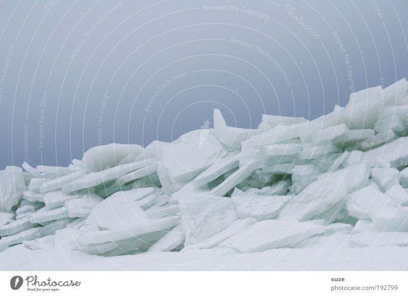 Eisberg Umwelt Natur Landschaft Urelemente Himmel Wolkenloser Himmel Horizont Winter Klima Frost Schnee Küste außergewöhnlich eckig einfach kalt blau weiß