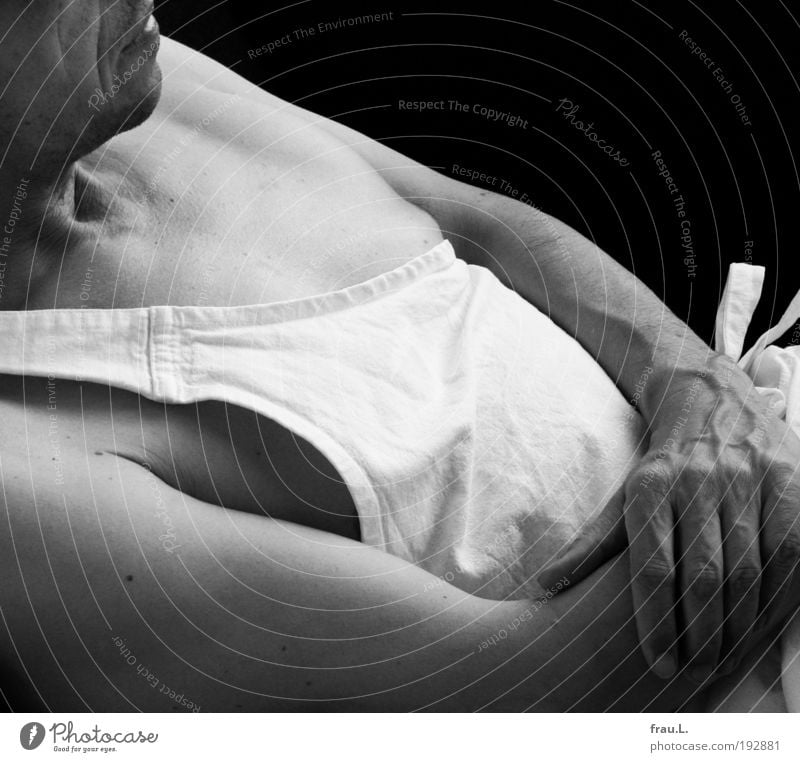 Sommerkoch Mensch maskulin Leben Brust 1 45-60 Jahre Erwachsene Schürze einzigartig Gelassenheit ruhig Pause Wärme Kochschürze Schleife Hand Senior Haut