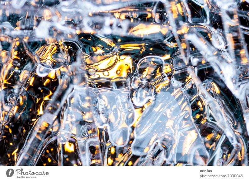 gelbes Licht hinter Eis Sonne Winter Frost kalt weiß durchsichtig Außenaufnahme frieren gefroren Kristallstrukturen Eisblumen Fenster xenias